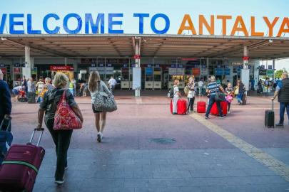 ANTALYA HAVALİMANI’NDA YOLCU SAYISI 19 MİLYONU AŞTI