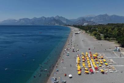 ANTALYA KÖRFEZİ KAYNIYOR: DENİZ 33 DERECE