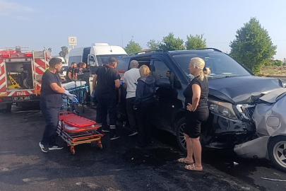 ANTALYA’DA 6 ARAÇLIK ZİNCİRLEME KAZA