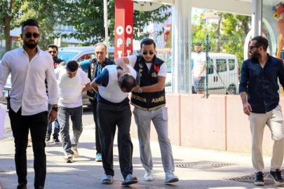 ANTALYA’DA CİNAYET DEHŞETİ: PERUKLU SALDIRGAN YAKALANDI