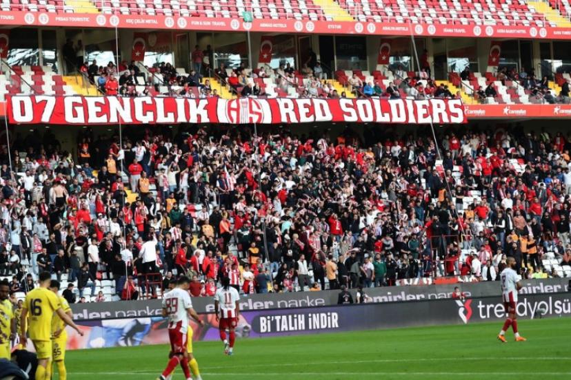 ANTALYASPOR'A ÇİFTE ŞOK: LİSANS DA ÇIKMADI