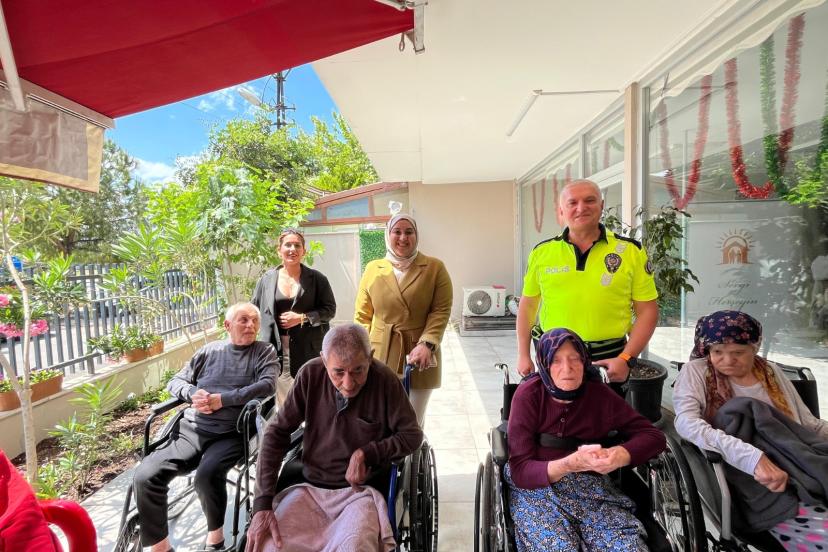 BAKIMIN ÖTESİNDE, HAYATA DOKUNAN ETKİNLİKLER