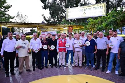 KEPEZ’DE TEMİZLİK İÇİN ESNAFLA EL ELE