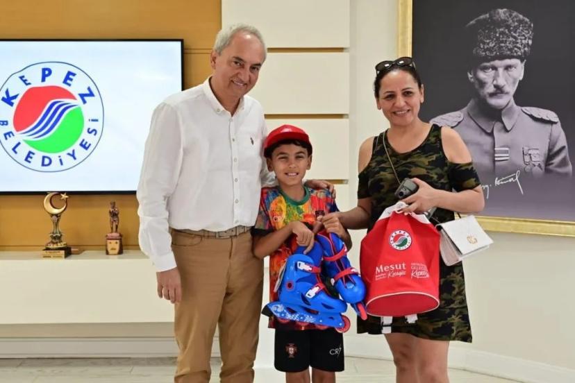 KÜÇÜK EMİRHAN'IN PATEN HAYALİ GERÇEK OLDU