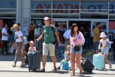 ANTALYA’DA 8 AYDA 11 MİLYON TURİST