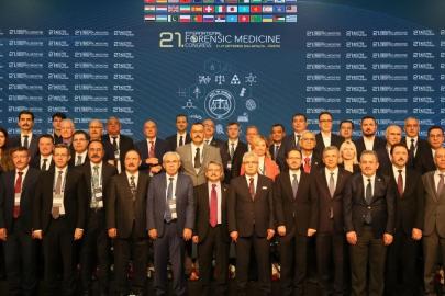 ANTALYA’DA ADLİ BİLİMLER ZİRVESİ: 1 MİLYONA YAKIN DOSYA İNCELENDİ