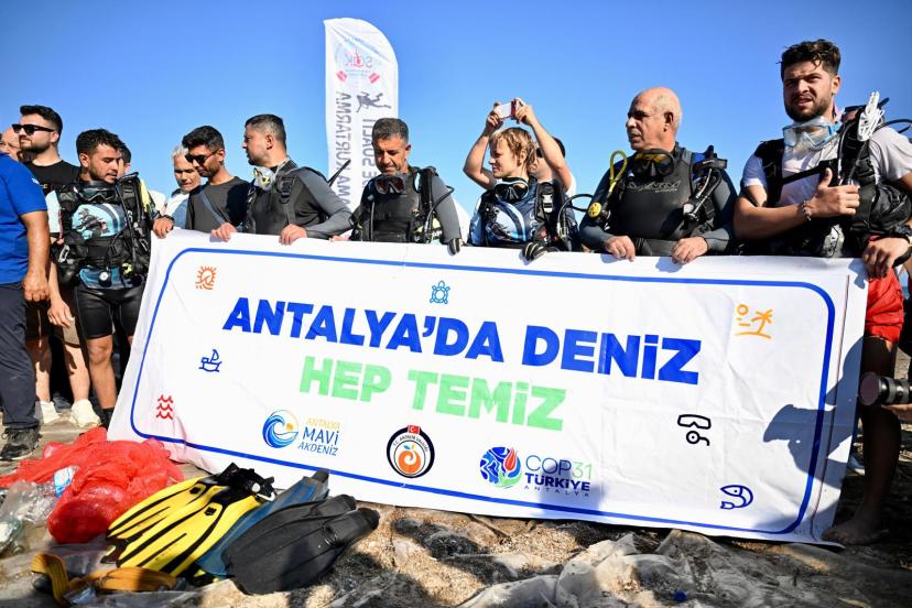 ANTALYA’DA MAVİ AKDENİZ İÇİN ULUALAN’DA TEMİZLİK SEFERBERLİĞİ