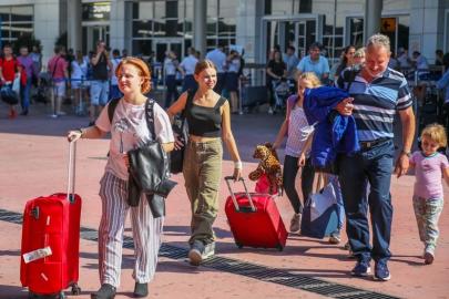 ANTALYA’DA TURİZMİN YÜKSEK SEZONU DEĞİŞİYOR