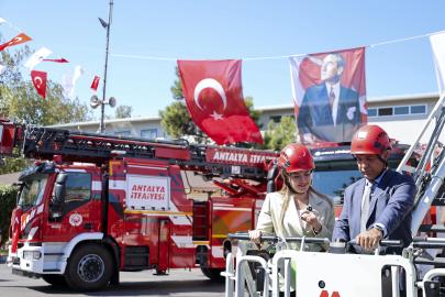 ANTALYA’NIN İTFAİYE GÜCÜNE 24 ARAÇLIK TAKVİYE
