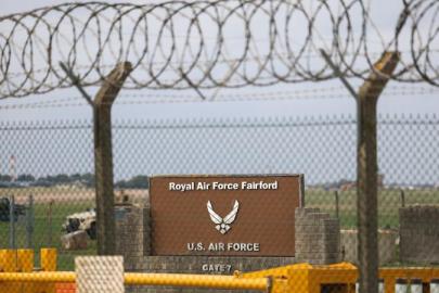 FAİRFORD ÜSSÜ ÇEVRESİNDE PATLAYICI ALARMI: EVLER TAHLİYE EDİLDİ