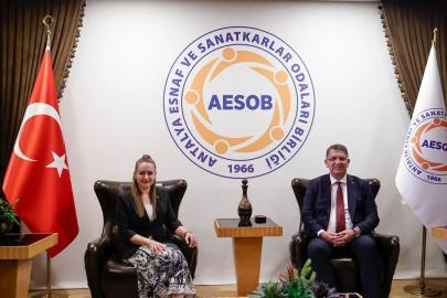ÖZDEMİR’DEN ANTALYA ESNAFINA ORTAK AKIL ÇAĞRISI