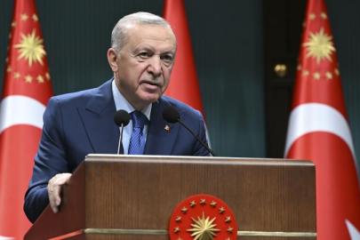 ÖZGÜR ÖZEL’E ERDOĞAN’A YÖNELİK SÖZLERİ NEDENİYLE 800 BİN TL TAZMİNAT