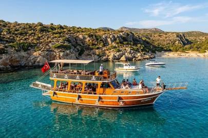 ANTALYA’DA TEKNELERE SIKI KURAL: ÜÇADALAR’DA DEMİRLEME YASAK!