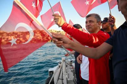 KAŞ’TA CUMHURİYET’E SAYGI YÜRÜYÜŞÜ: KAHRAMANLAR UNUTULMADI