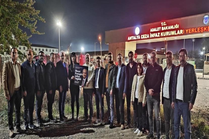 ADALET İÇİN UYUMUYORLAR