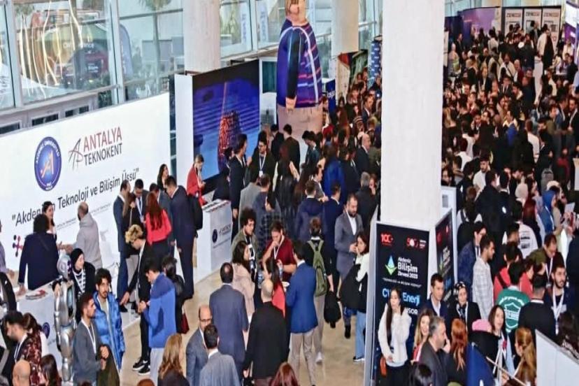 AKDENİZ ÜNİVERSİTEDE BÜYÜK BULUŞMA...!