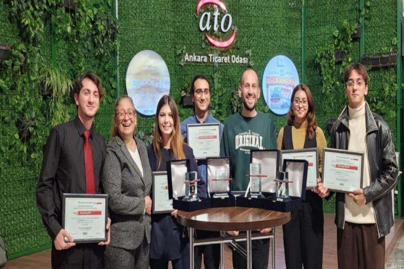 AKDENİZ ÜNİVERSİTESİ İLETİŞİMCİLERİNE  DÖRT ÖDÜL