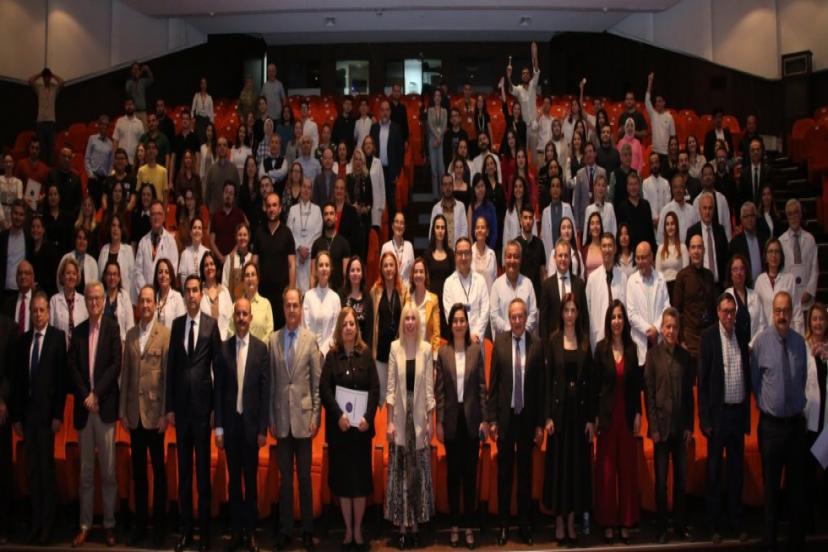 AKDENİZ ÜNİVERSİTESİ’NDE 14 MART TIP BAYRAMI KUTLAMASI 