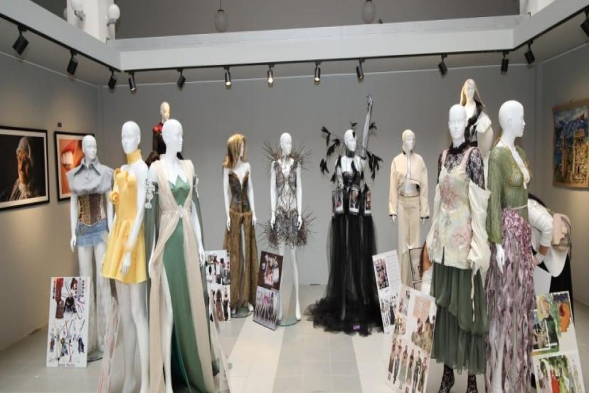 AKDENİZ ÜNİVERSİTESİNDE MEZUNİYET SERGİSİ...