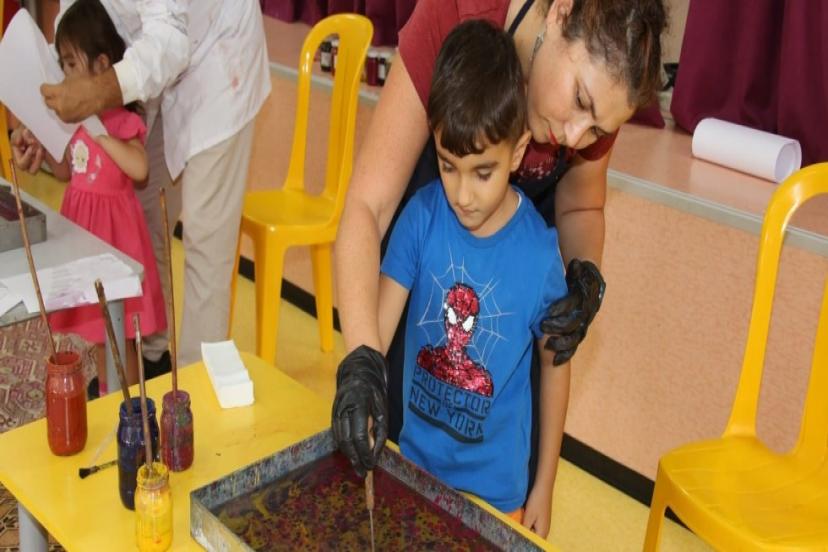 AKDENİZ ÜNİVERSİTESİNDE MİNİKLER EBRU SANATI İLE TANIŞTI 