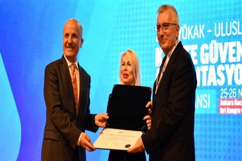 AKDENİZ ÜNİVERSİTESİNE KALİTE TESCİLİ