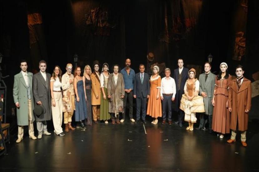 ALANYA BELEDİYE TİYATROSU’NDAN YENİ SEZONUN İLK PRÖMİYERİ: PALTO