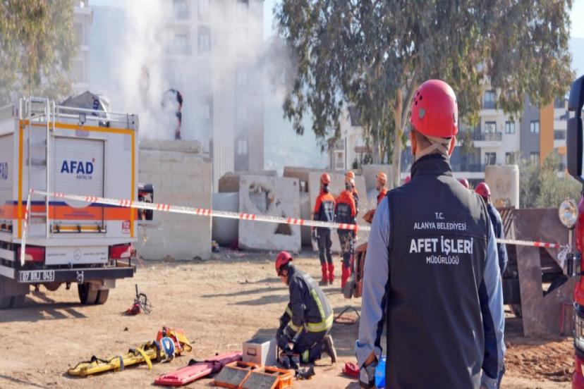 ALANYA BELEDİYESİ’NDEN DEPREM FARKINDALIK TATBİKATI