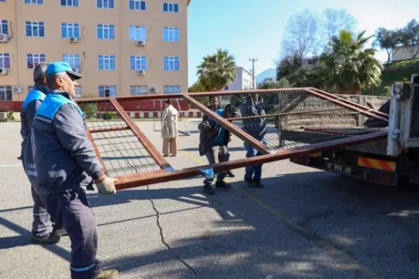 ALANYA BELEDİYESİ'NDEN TOSMUR FATMA ÖZMÜFTÜOĞLU İLKOKULU'NA DESTEK