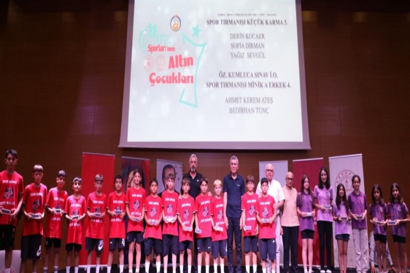 ALTIN ÇOCUKLAR ÖDÜLLENDİRİLDİ