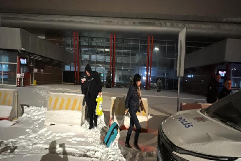 ANTALYA-ASTANA SEFERİNİ YAPAN UÇAK ERZURUM'A İNİŞ YAPTI