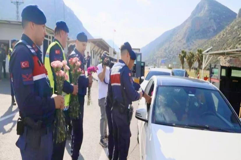 ANTALYA'DA BAYRAM YOĞUNLUĞU