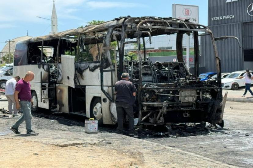 ANTALYA’DA OTOBÜS YANGINI