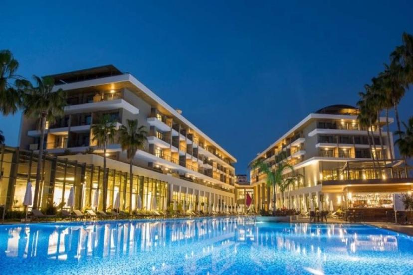 ANTALYA'DA VERGİ REKORTMENLERİ TURİZM'DEN