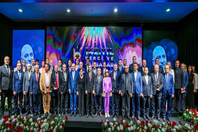 ANTALYA EKONOMİSİNİN ÖNCÜLERİ ÖDÜLLENDİRİLDİ