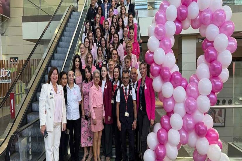 ANTALYA HAVALİMANI PEMBELERE BÜRÜNDÜ