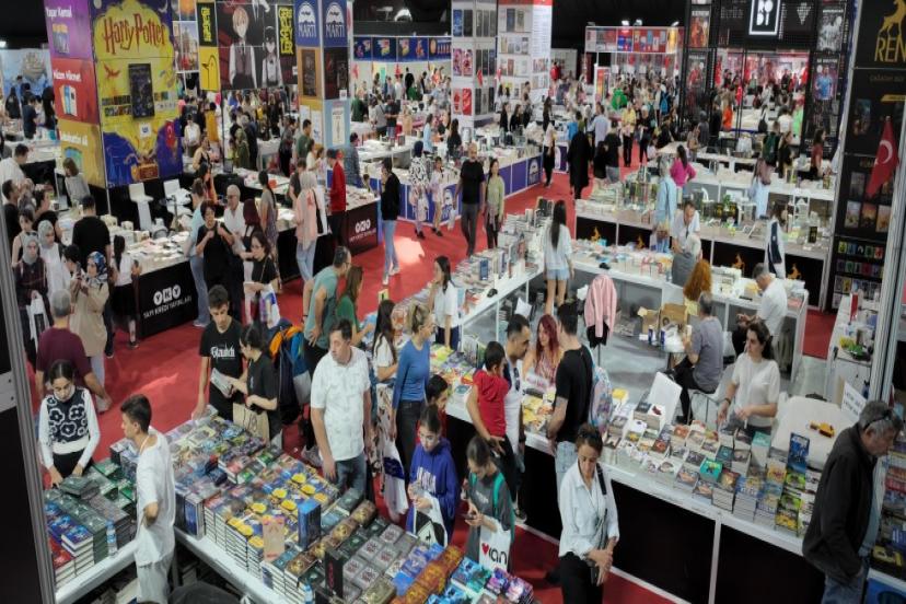 ANTALYA KİTAP FUARI 15. YILINDA OKURLARLA BULUŞUYOR