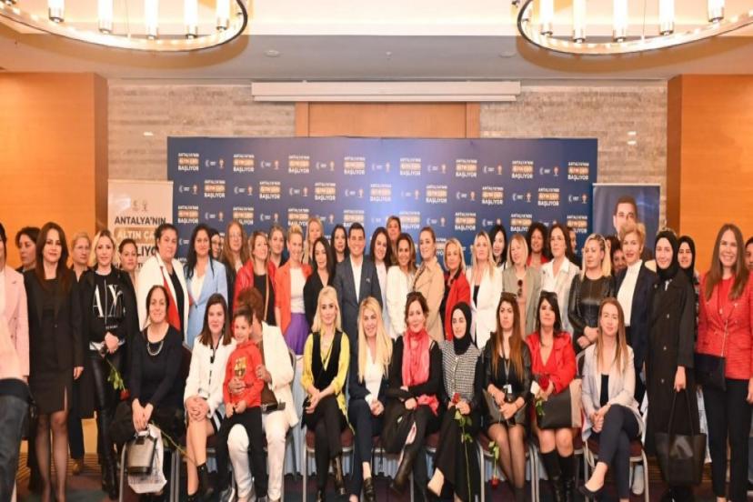 ANTALYA’NIN ŞEHİR YÖNETİMİNE KADIN ELİ 