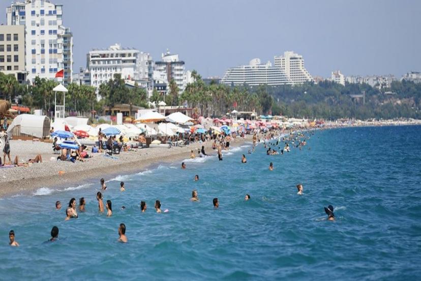 ANTALYA TURİST SAYISINDA HEDEFİ AŞACAK