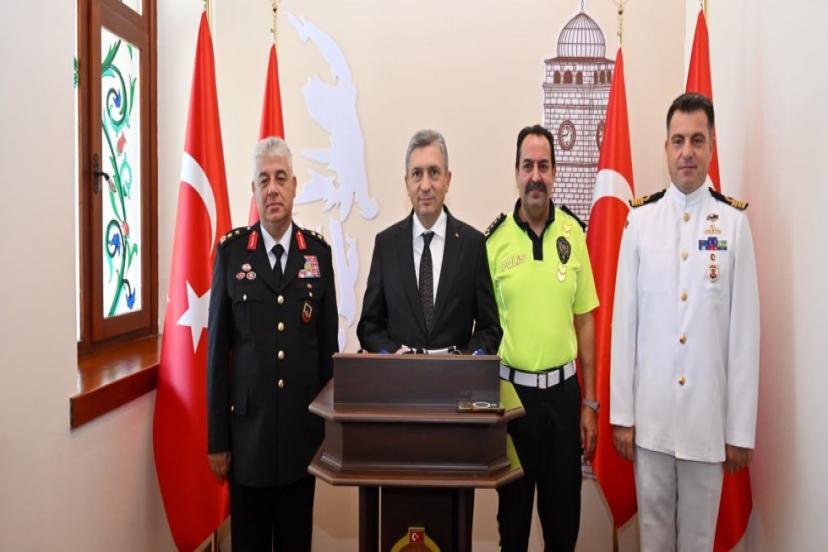 ANTALYA VALİSİ ŞAHİN, AĞUSTOS AYI ASAYİŞ RAPORUNU PAYLAŞTI