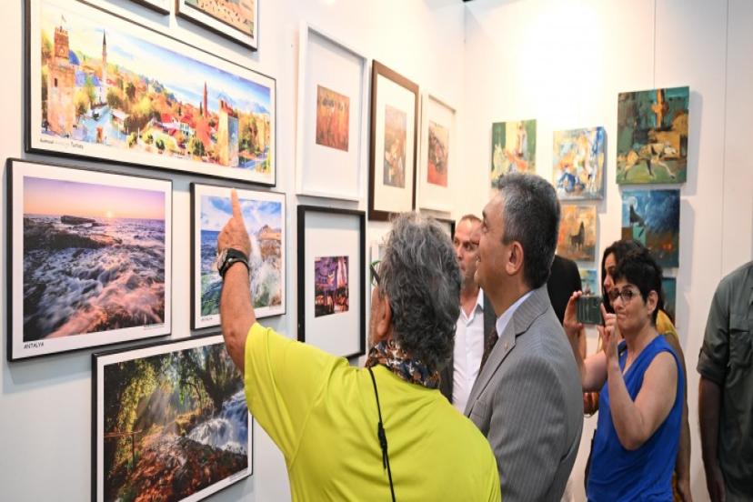 ARTCONCEPT ANTALYA SANAT FUARI GÖRKEMLİ AÇILIŞLA BAŞLADI