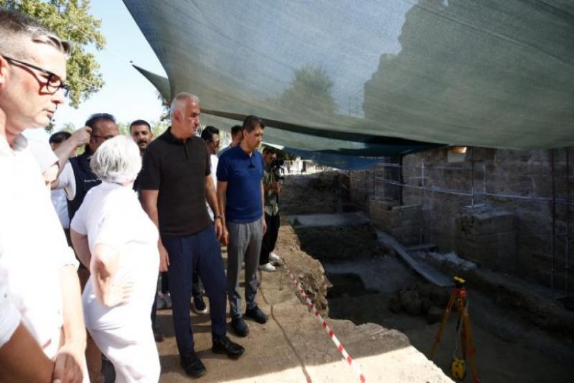 BAKAN ERSOY SİDE ANTİK KENTİNDE