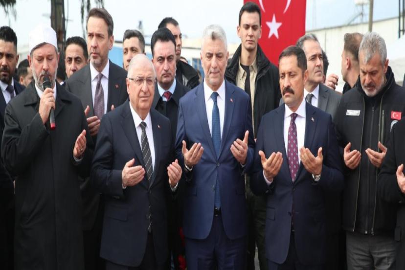 BAKANLAR GÜLER, BAYRAKTAR VE BOLAT'TAN DEPREM MEZARLIĞINA ZİYARET