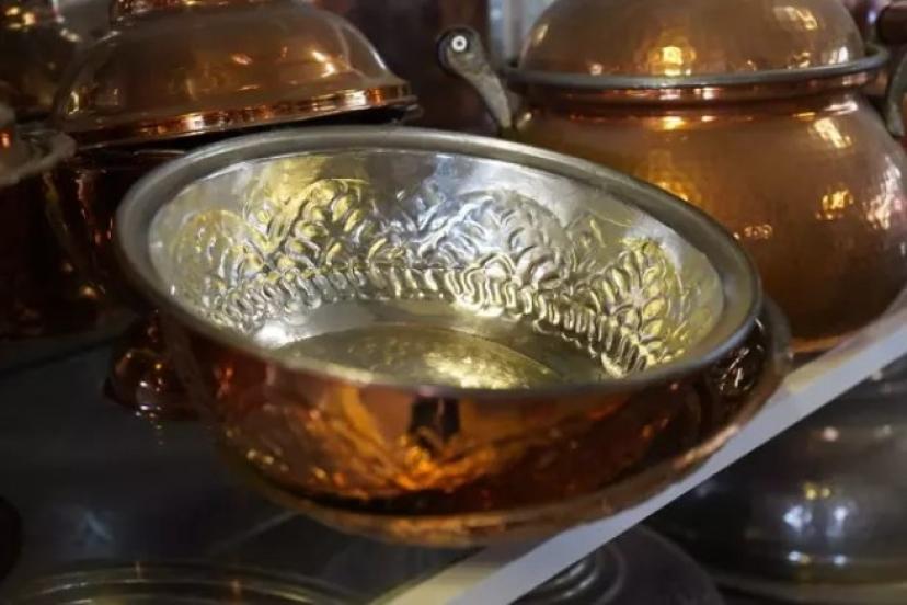 BAKIR KAPLARDAKİ GİZLİ TEHLİKE: KALAYSIZ ÜRÜNLER SAĞLIĞI TEHDİT EDİYOR