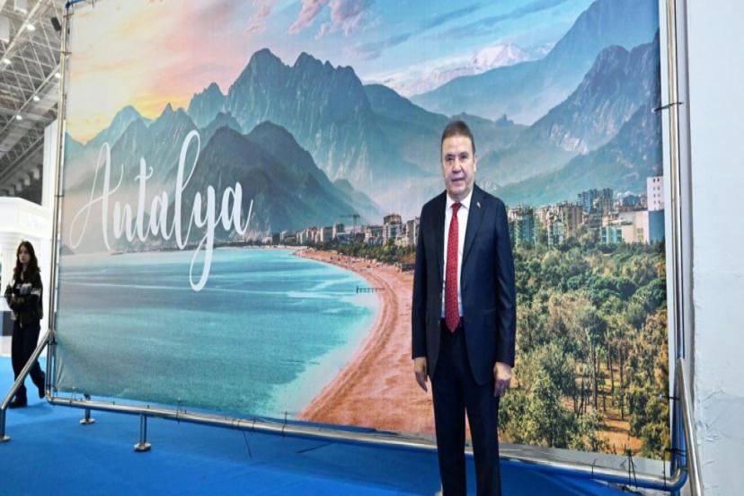 BAŞKAN BÖCEK İZMİR TURİZM FUARINDA