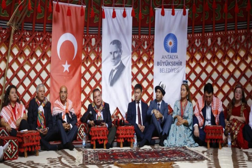 BAŞKAN BÖCEK TÜM ANTALYALILARI YÖRÜK TÜRKMEN FESTİVALİ’NE DAVET ETTİ
