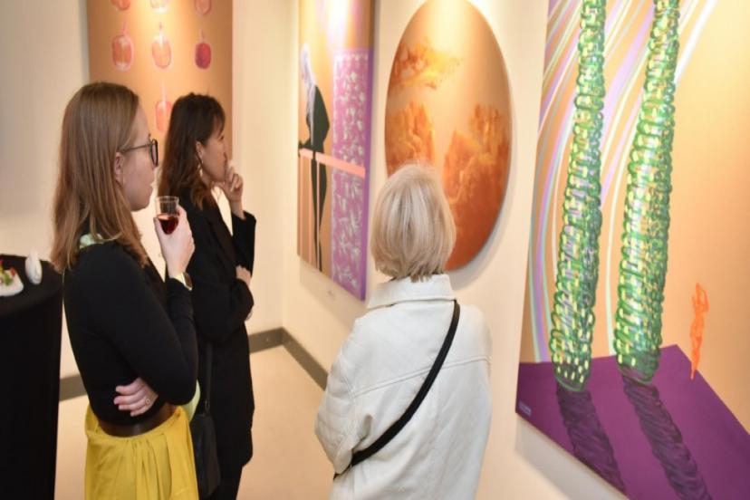 BİR KADIN HİKAYESİ