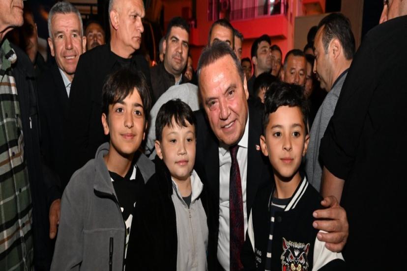 BÖCEK’E DEMRE’DE SEVGİ SELİ…