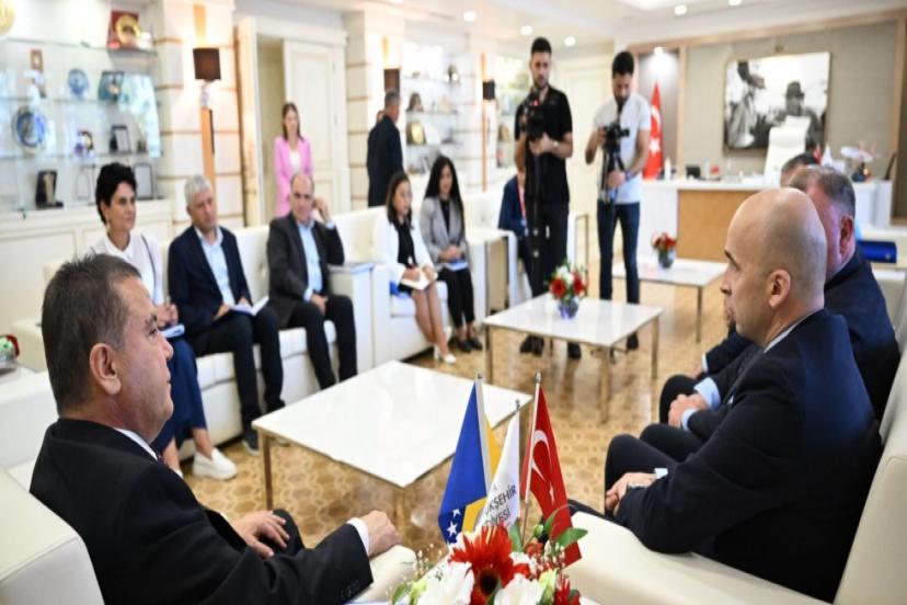 BOSNA HEYETİ MUHİTTİN  BÖCEK’İ ZİYARET ETTİ