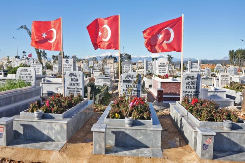 BÜYÜKŞEHİR 6 ŞUBAT DEPREM ŞEHİTLERİNİ ANDI