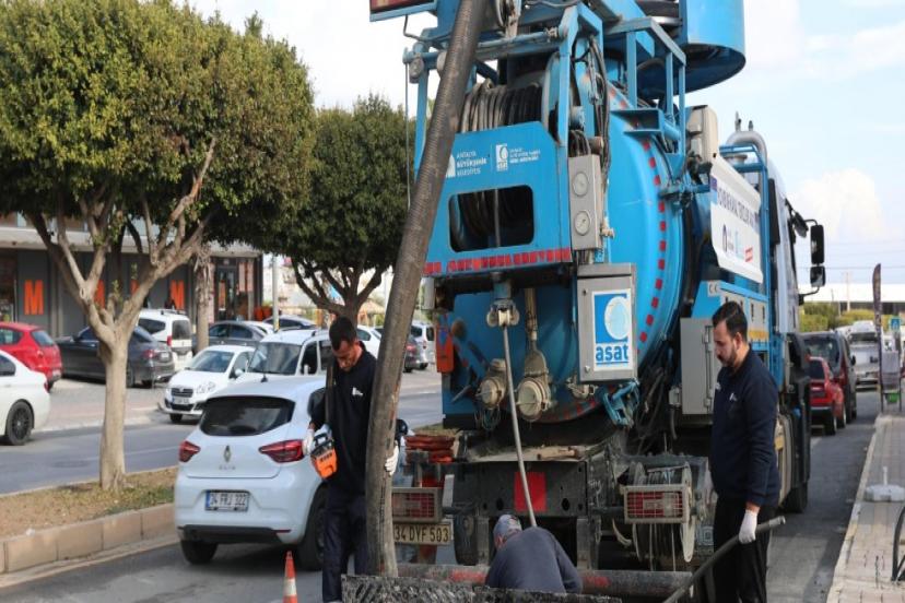 BÜYÜKŞEHİR BELEDİYESİ MAZGAL TEMİZLİĞİ DEVAM EDİYOR